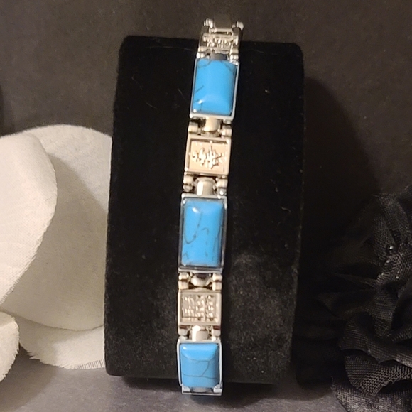 NWT Magnetic by Design Blue Howlite Chinese Blessings Bracelet - Picture 5 of 8